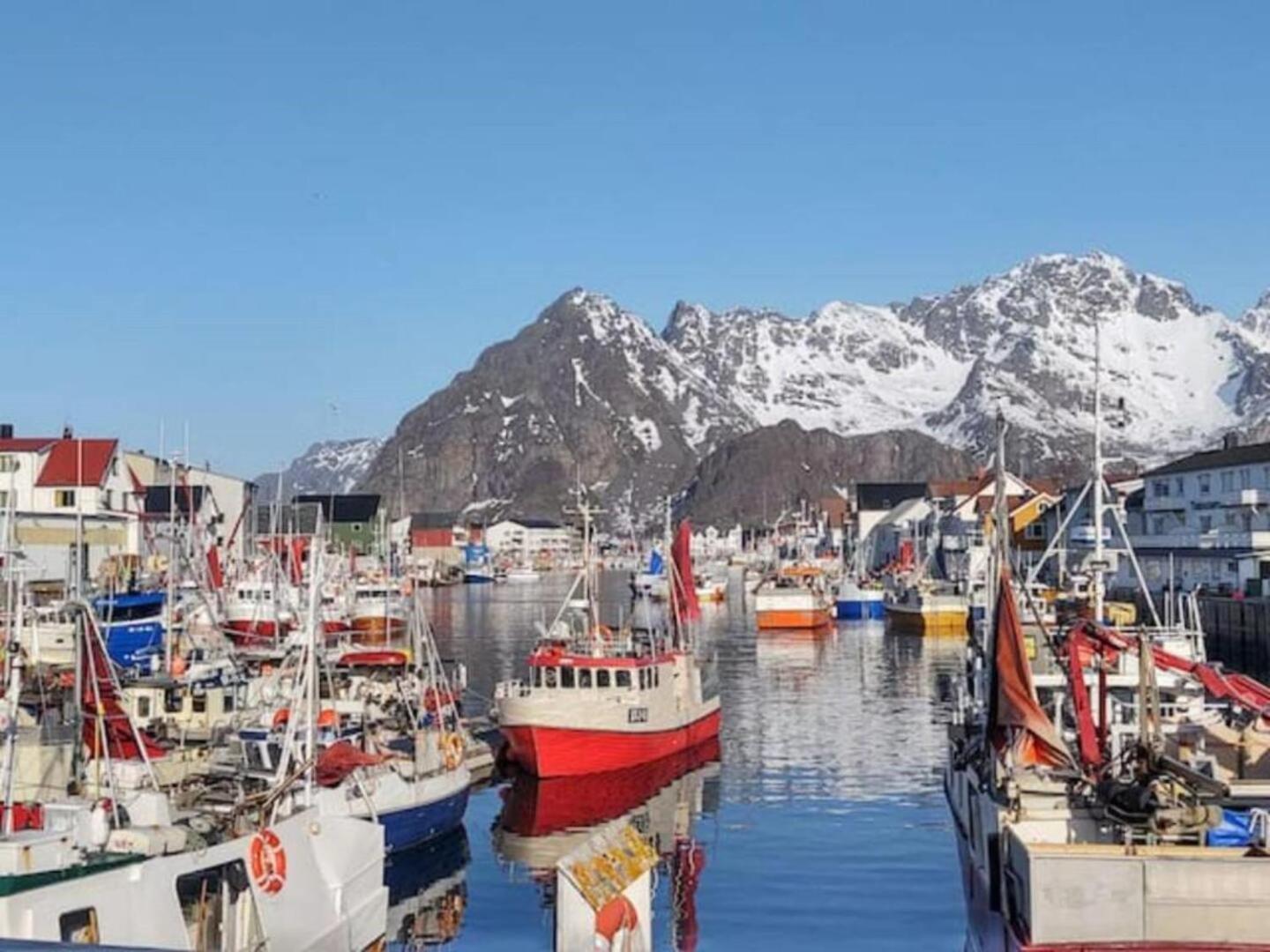 Leilighet I Banhammaren Med Balkong Henningsvær Extérieur photo